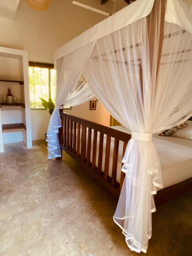Cafe Ceylon Bed & Breakfast Koggala Ngoại thất bức ảnh